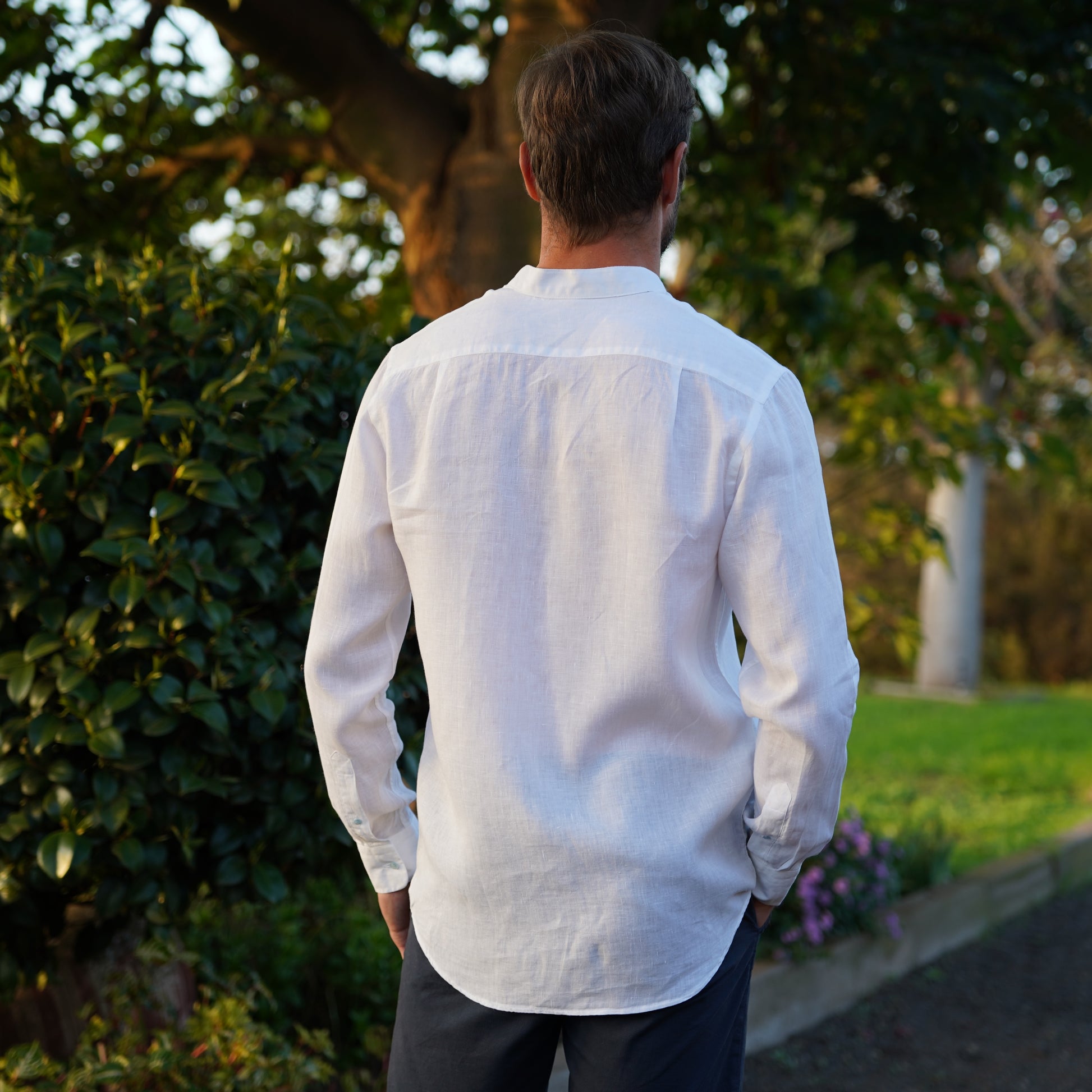 Bílá lněná košile, Košile od Uhlíře