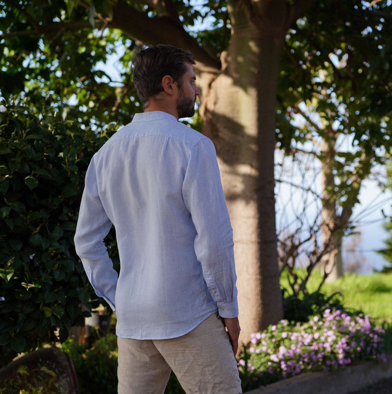 Modrá lněná pánská košile z Česka